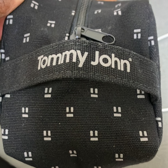 Tommy John toiletry bags new without tags black - Picture 2 of 2
